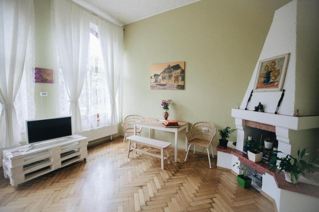 Love Nest Brasov Luaran gambar